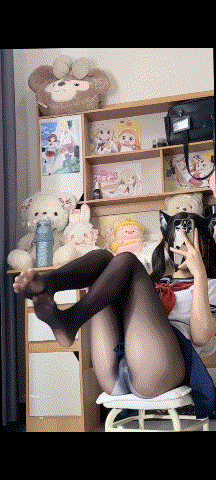 [视频/步兵] 抖音福利姬：温柔小猪 jk制服高跟黑丝白丝足诱惑门槛福利  [1.6G]